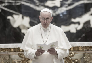 Riflessioni su Papa Francesco, l’influenza della religione sulla politica italiana e falsi miti della “sinistra radicale”