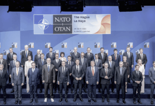 Sul criminale vertice NATO dell'Aia