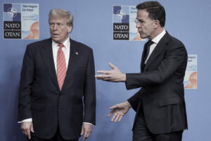 Sul criminale vertice NATO dell'Aia
