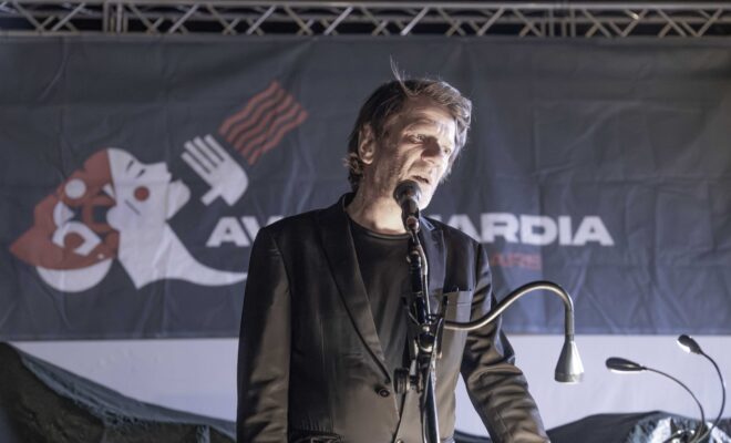 Il legame tra arte, vita e politica: intervista a Pierpaolo Capovilla alla festa Avanguardia