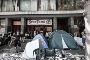 Il doppio gioco di Gualtieri sulla pelle degli occupanti di “Spin Time”